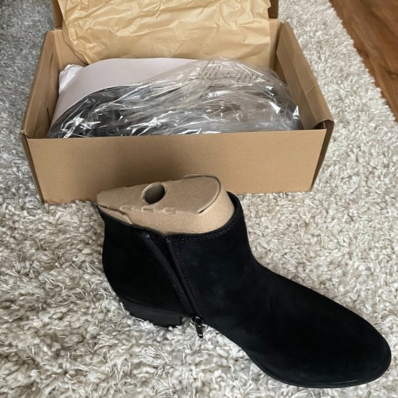 Lucky Brand Bessie Ankle Boots - Picture 2 of 7